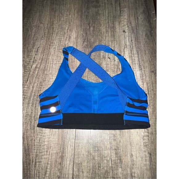 Lululemon Black and Blue In a Flash Sports Bra Size 6 - Picture 2 of 3